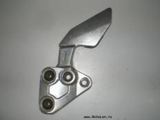 Левый водительский кронштейн Yamaha FZS1000 (FAZER) FAZER FZ1 2001-2005 г.в. Part# 5LV-27442-02-00