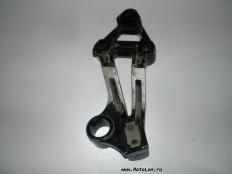 Правый пассажирский кронштейн на Kawasaki ZZR1100-1 ZX1100 ZZ-R1100 ZZR1100 1990-1992 г.в. Part 35011-1522-GD